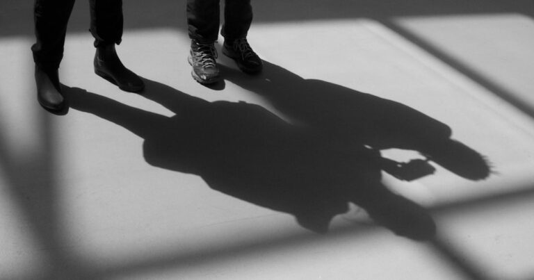 自己責任という名の免罪符 ── 罰としての自由が人を壊すメカニズム